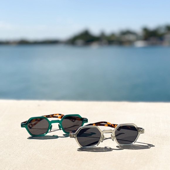 Hexagon Summer Sunglasses - Picture 2 of 3